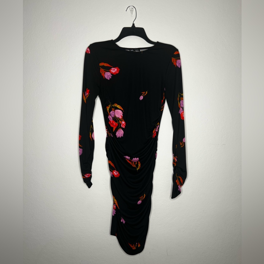 ZARA ruched longs sleeve floral dress
